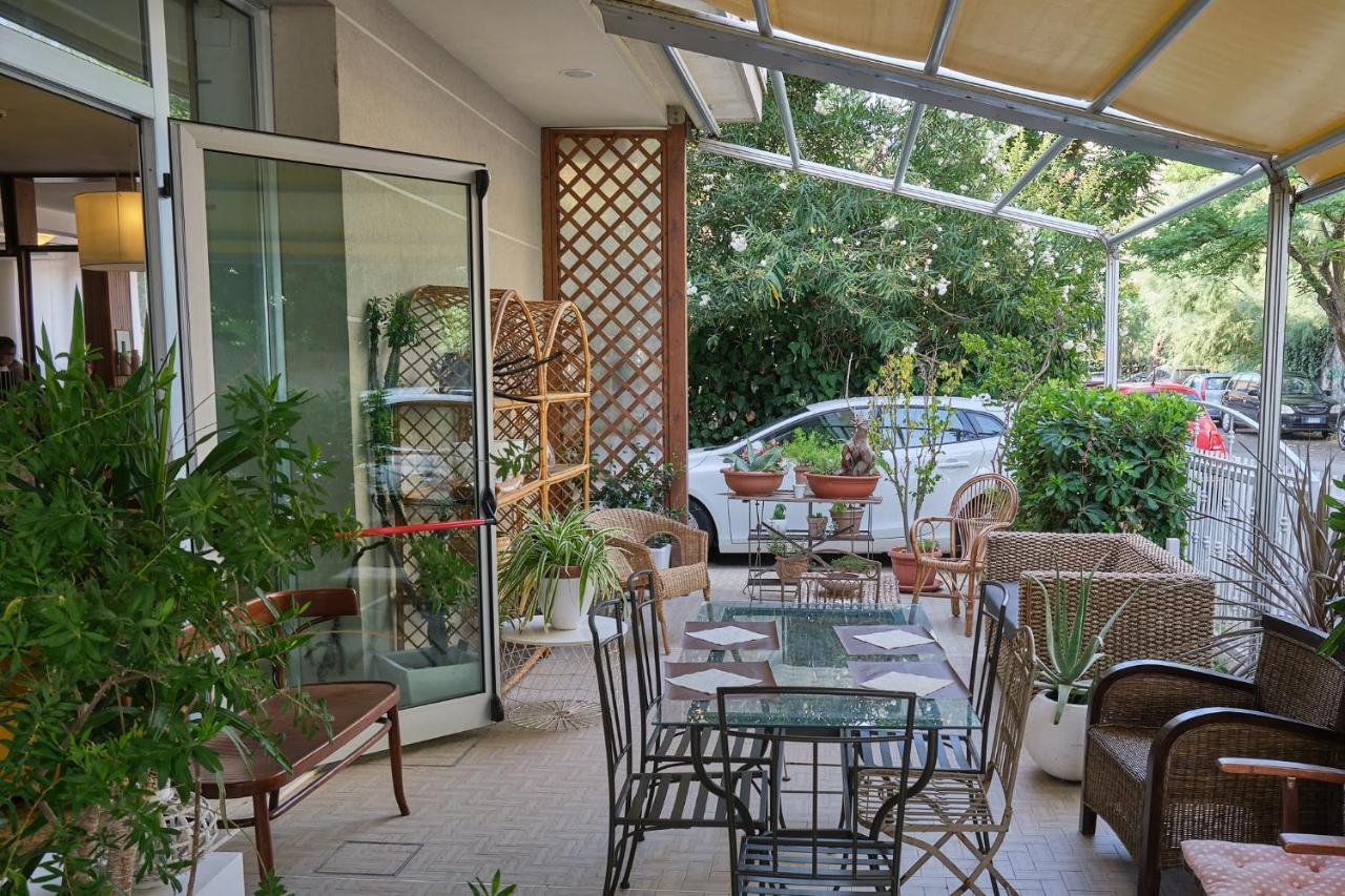 Hotel Spring Rimini Exterior photo